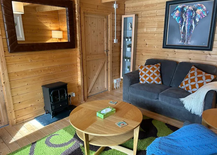 Log Cabin Living For 3-4 People In Frimley
