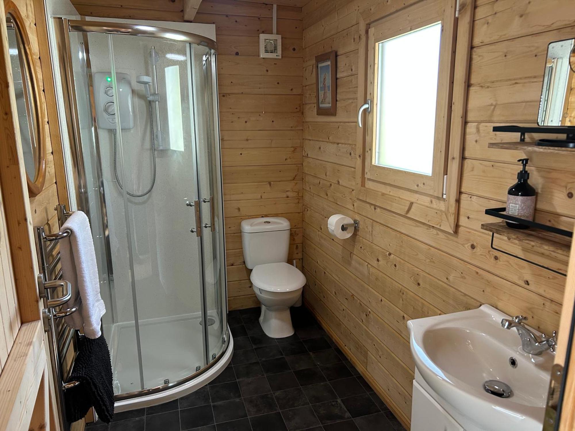 Log Living For 3-4 People In
